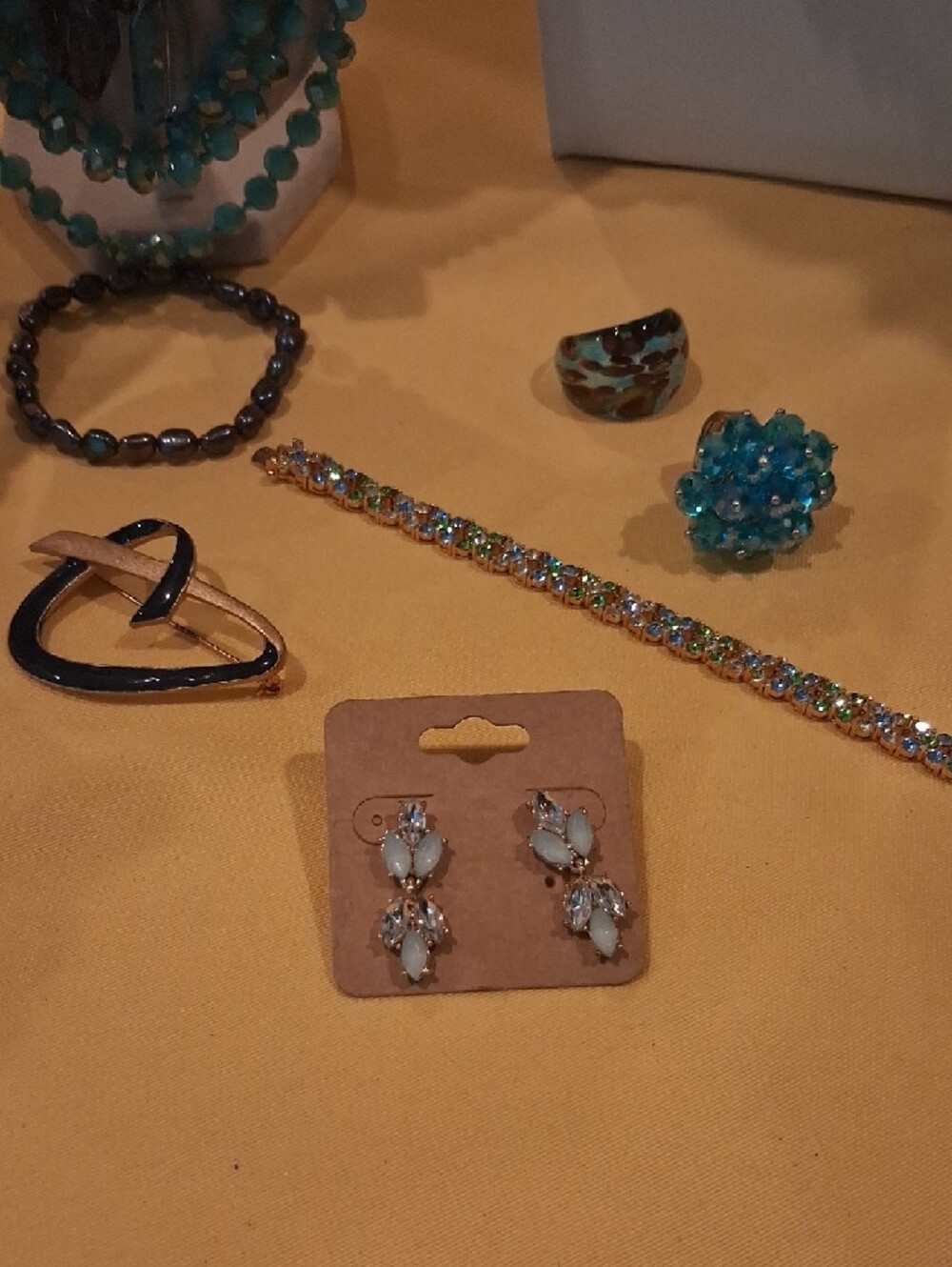 Huge Lot of Chico's, Artisan, Glass, Stone Lot, Etc. - Picture 2 of 11